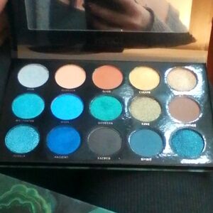 Vibrant Eyeshadow Palette
